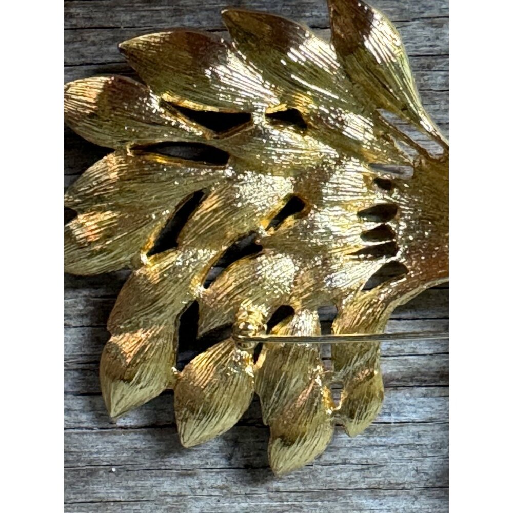 Peacock Brooch With Clear Navette Rhinestones - Picture 4 of 5